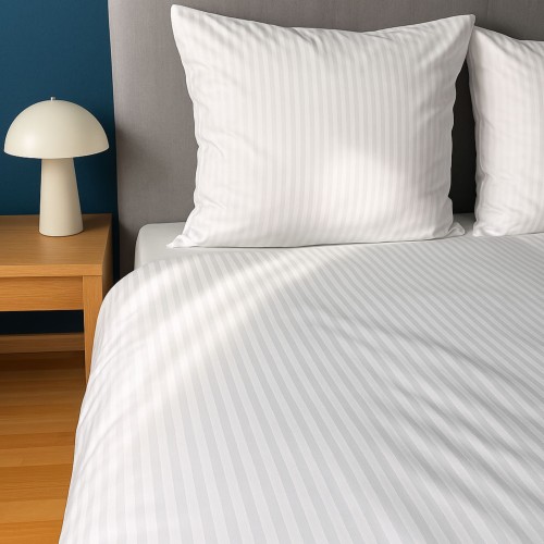 Adamaszek biały.jpg